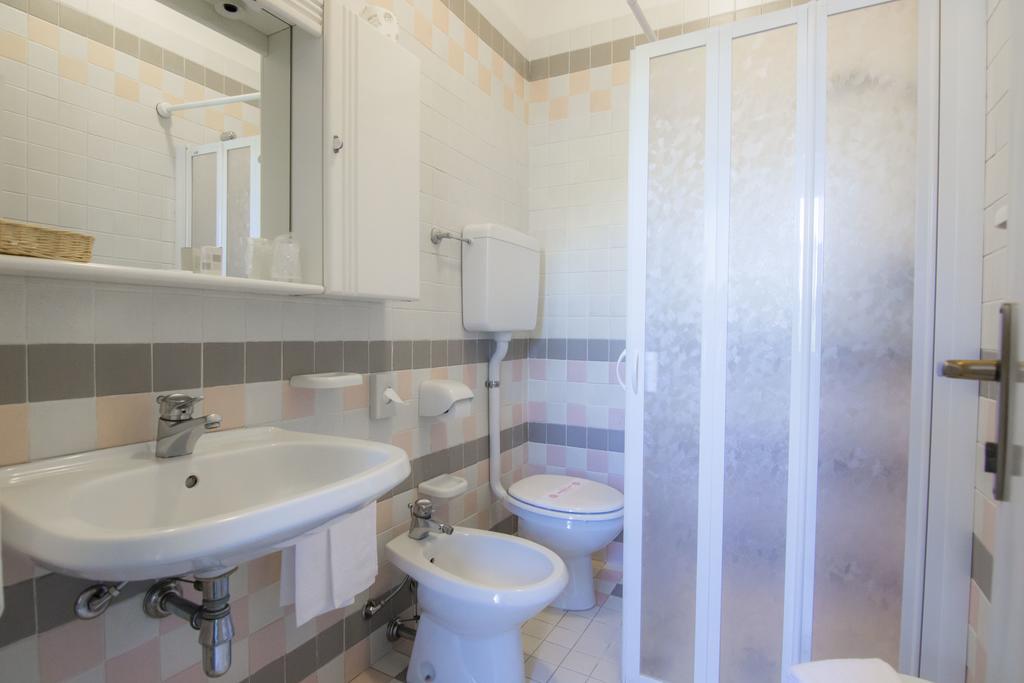 B&B Hotel Souvenir Cesenatico Bilik gambar
